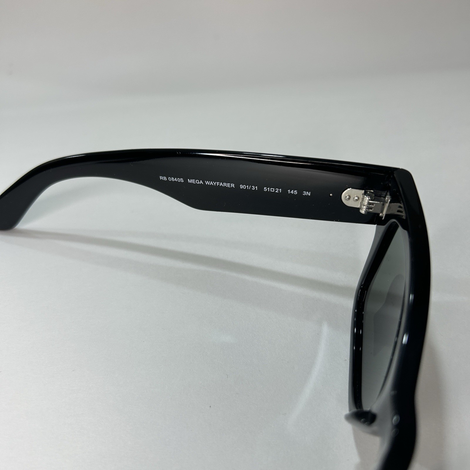 NEW Mega Wayfarer Ray-Ban RB0840S 901/31 51-21 Unisex Sunglasses – Black/Green