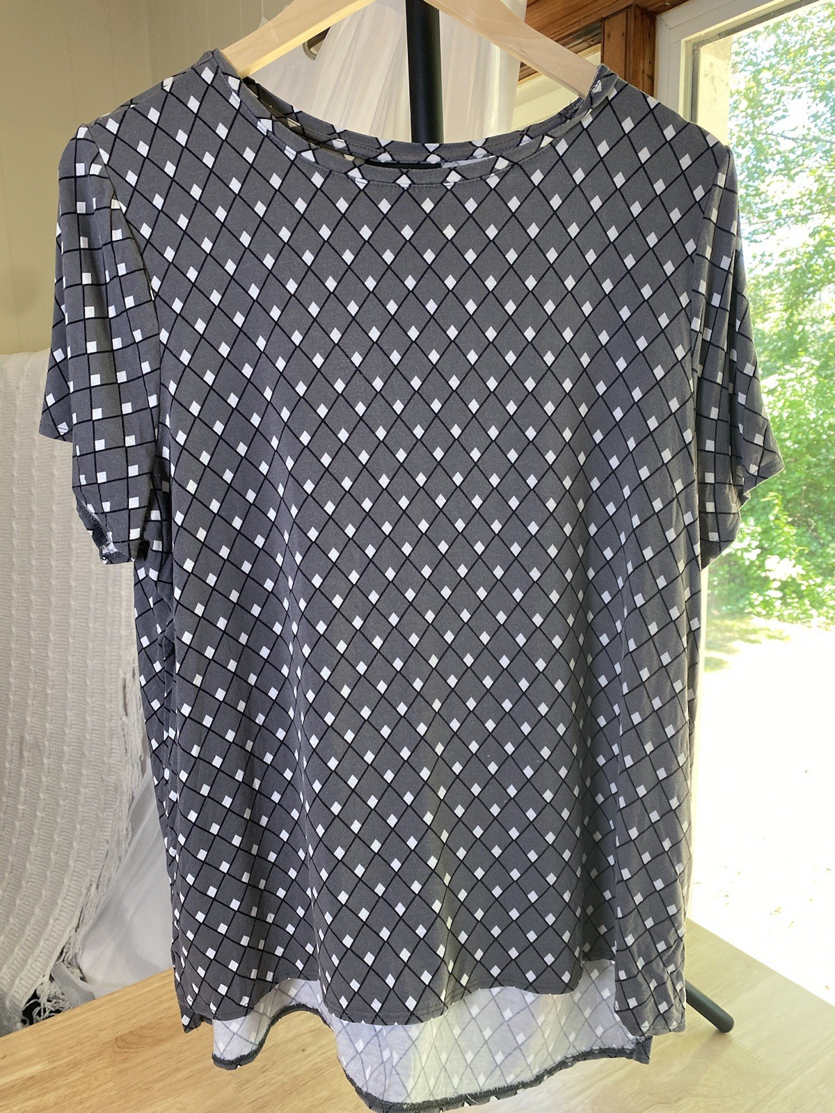Alfani Women’s Short Sleeve Shirt Large Diamond Pattern Grey