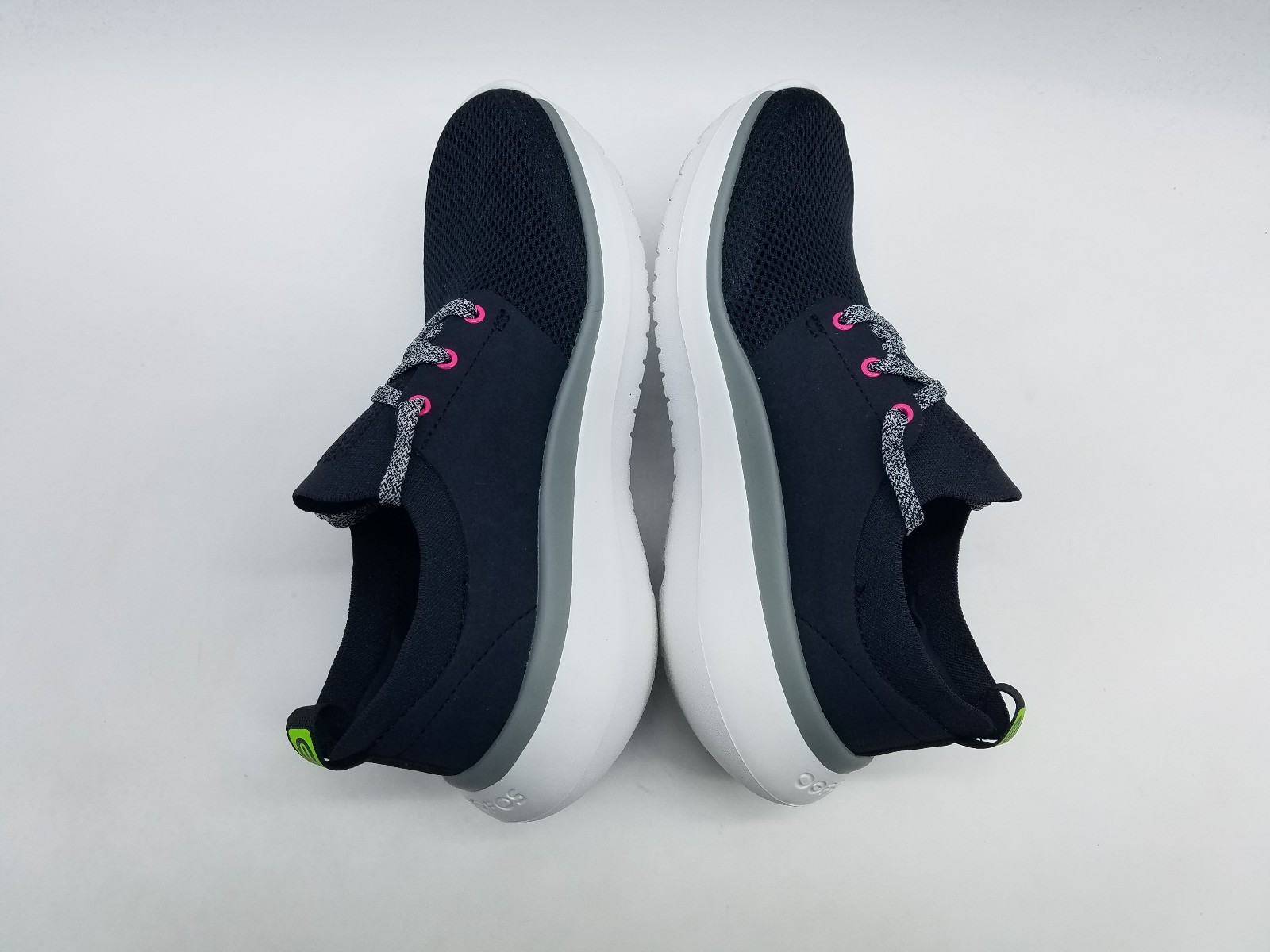 Oofos Oomy Stride Women’s Size 6 Recovery Sneakers Black