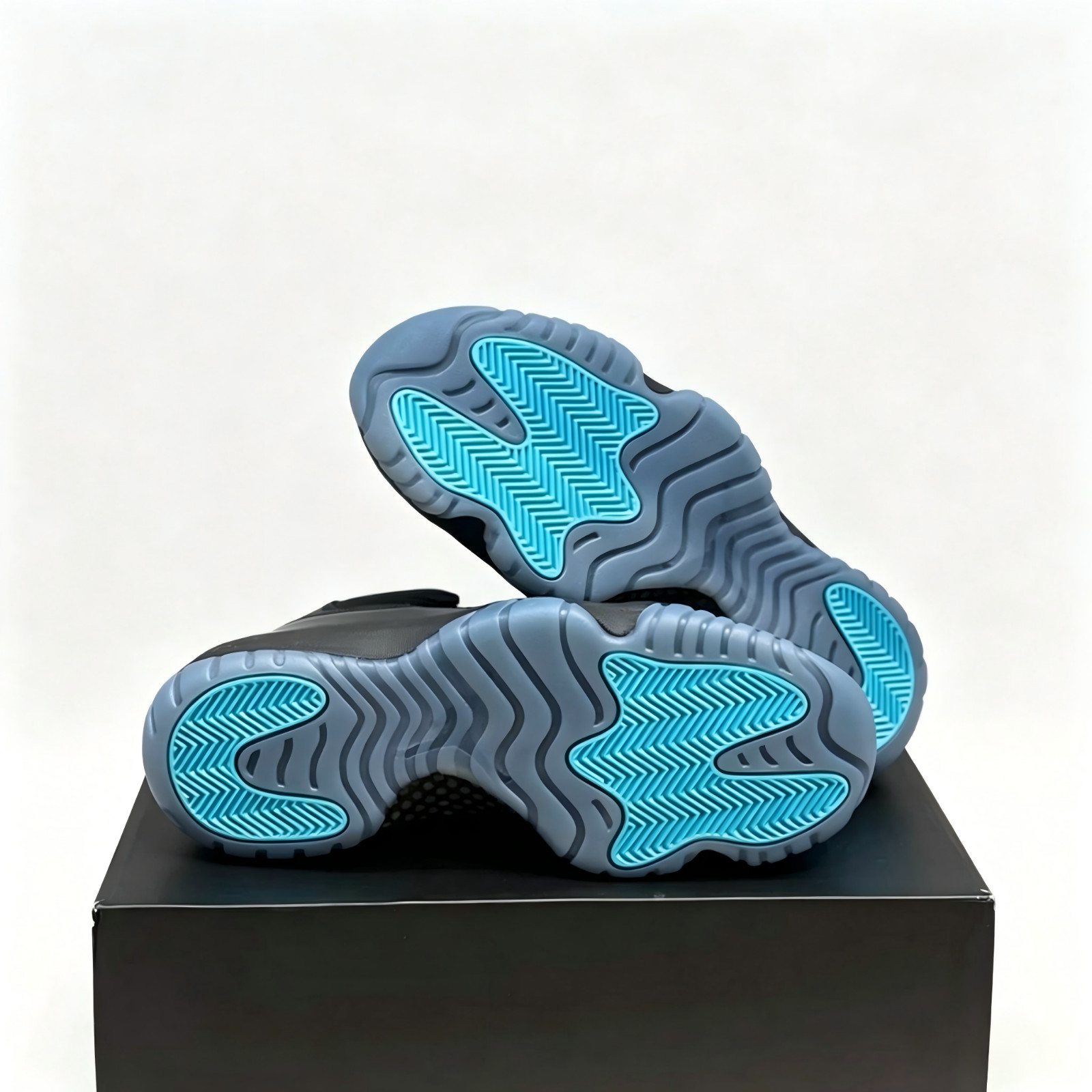 Jordan 11 Retro “GAMMA” Blue High Top Men’s Basketball Shoes CT8012-047