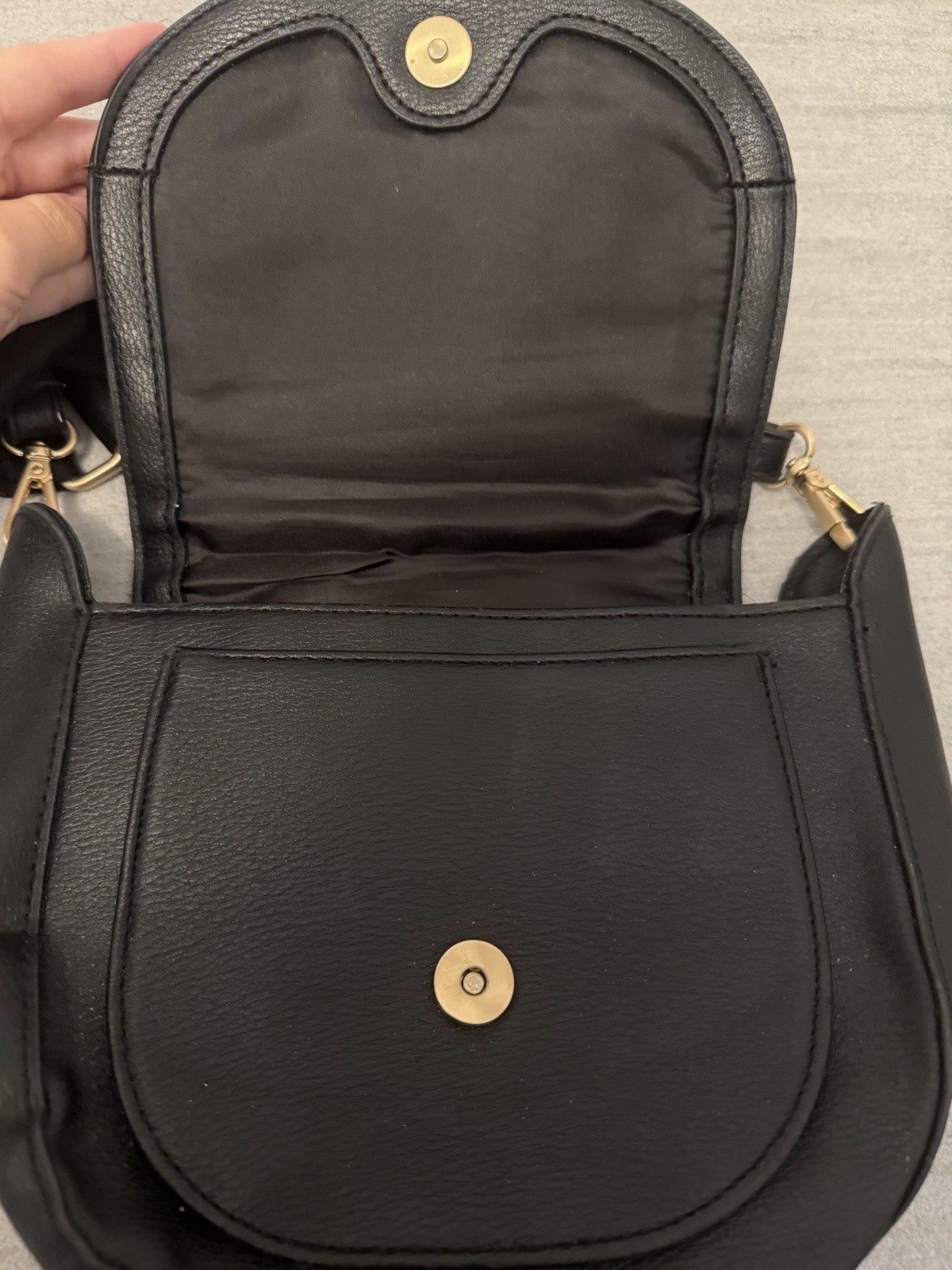 Black Pebbled Crescent Crossbody Bag Magnetic Flap Zip Closure Adjustable Strap