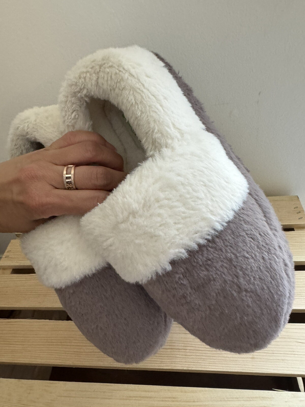 SnugToes women’s heated slippers with removable heat pads mocha size 5