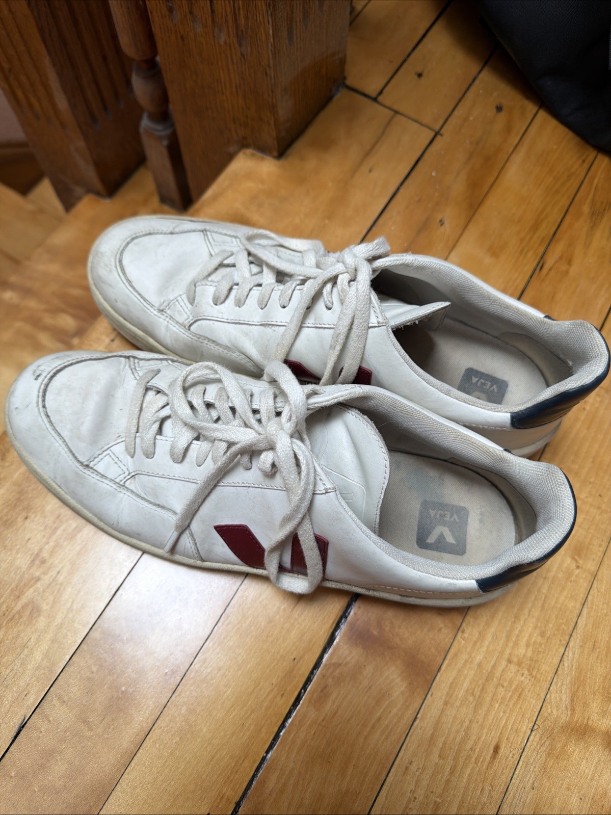 Veja V-12 Men’s Sneakers White Marsala Nautico Size 11 US