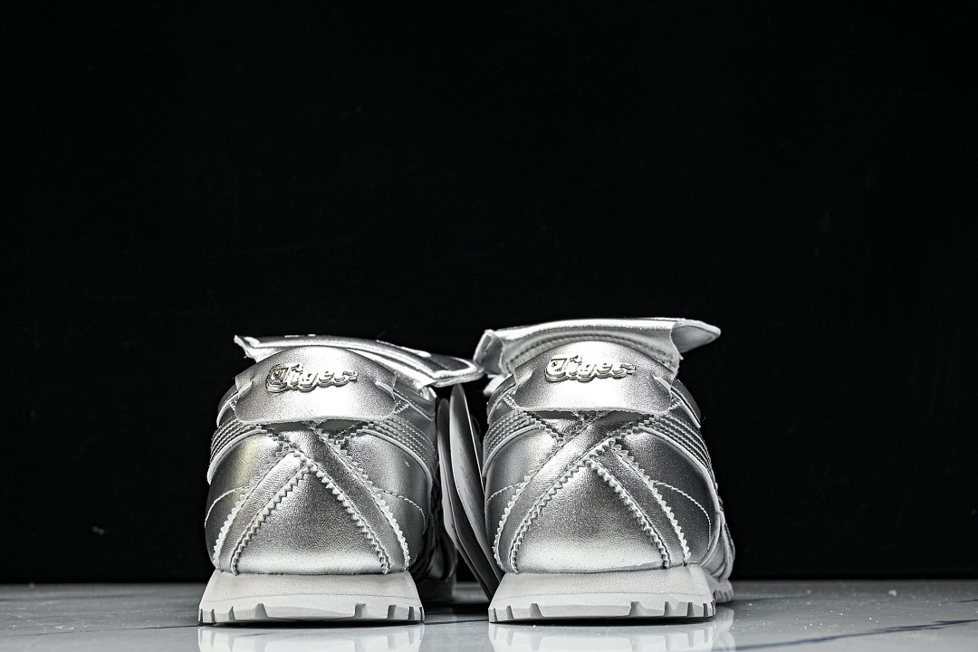 Onits*ka Tiger Mexico 66 Golf Pure Silver 1183C557-020 Unisex Size 4-11