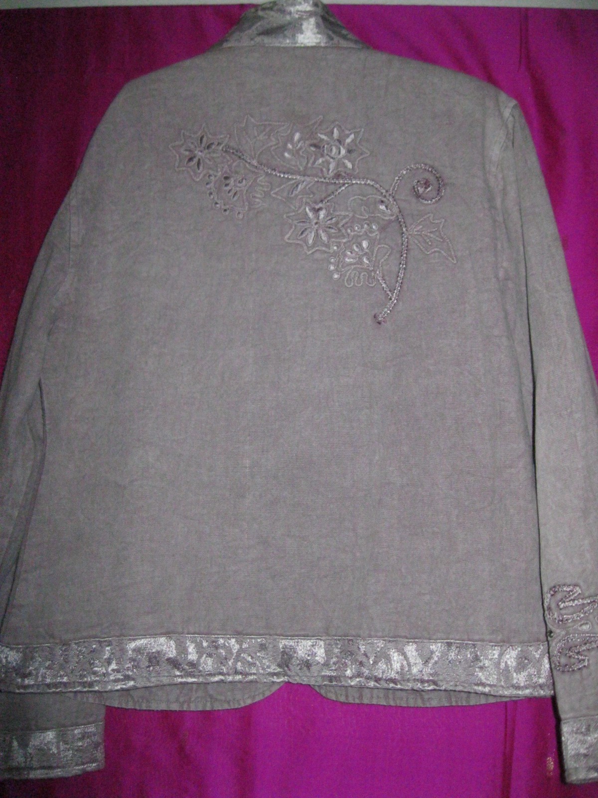 FLASHBACK LABEL, TAN COLORED COTTON JACKET, W/ COLLAR & BEADS, SZ M.
