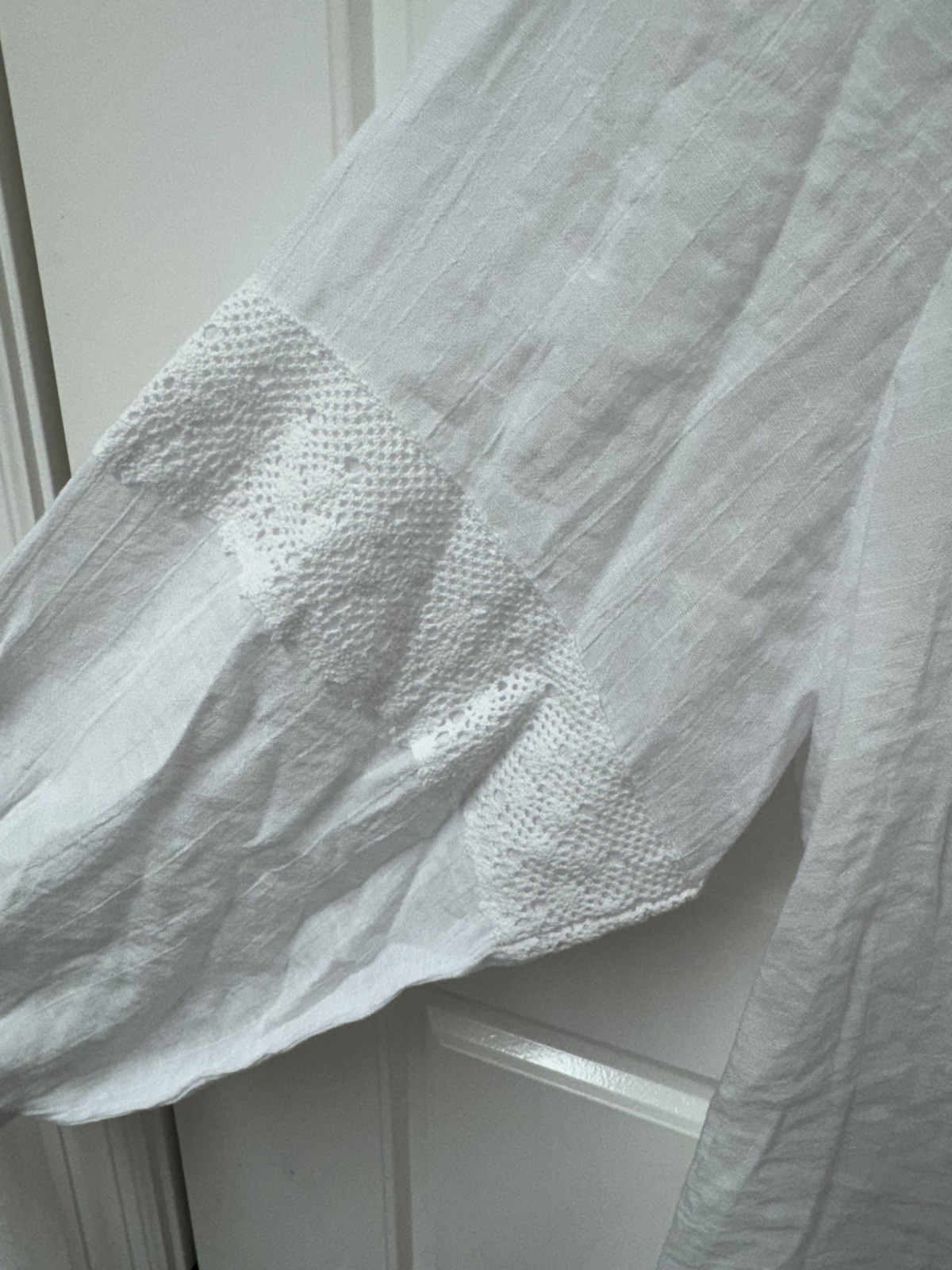 Small Counterparts Top Womens White Gauzy Eyelet Lace Boho Tunic blouse A1
