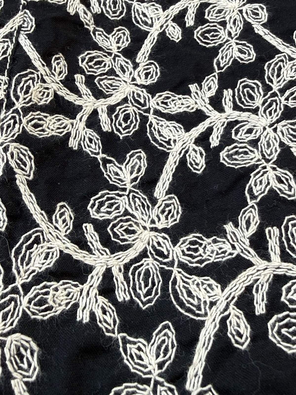 Axcess Black White Embroidered Floral A-Line Knee Length Skirt Size 12 Lined