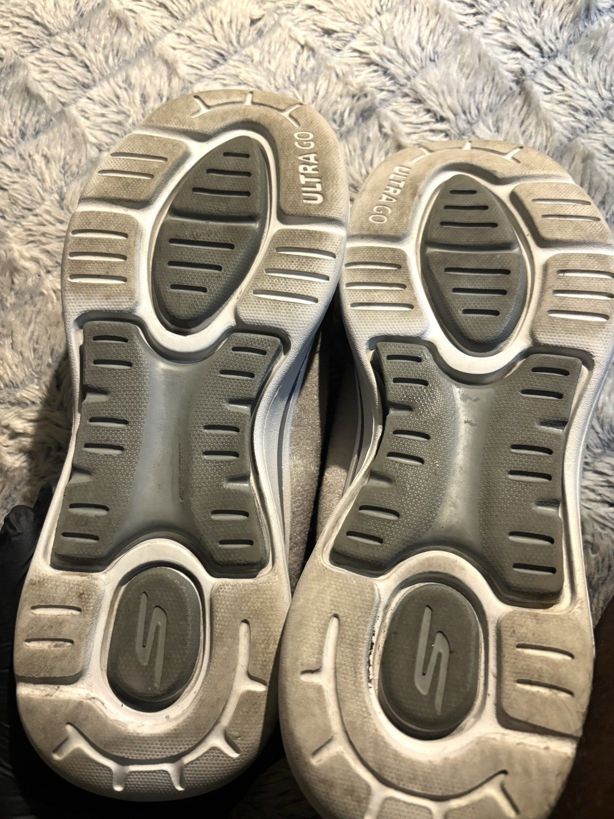 Skechers Air-Cooled Arch Fit Gray Women’s Sneakers Size 9