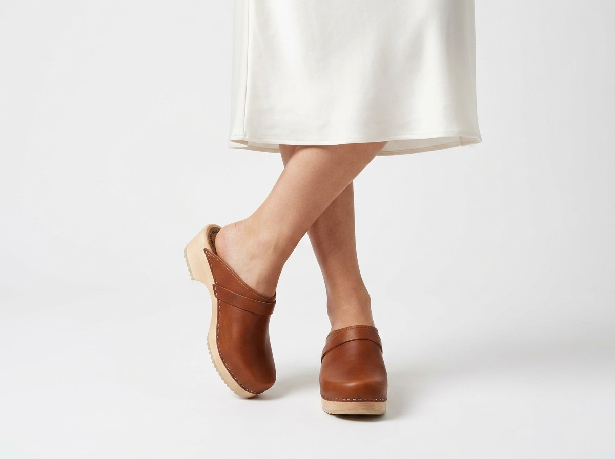Calmare Trätofflor “ORIGINAL NATUR” Swedish Clogs in Natural Brown leather