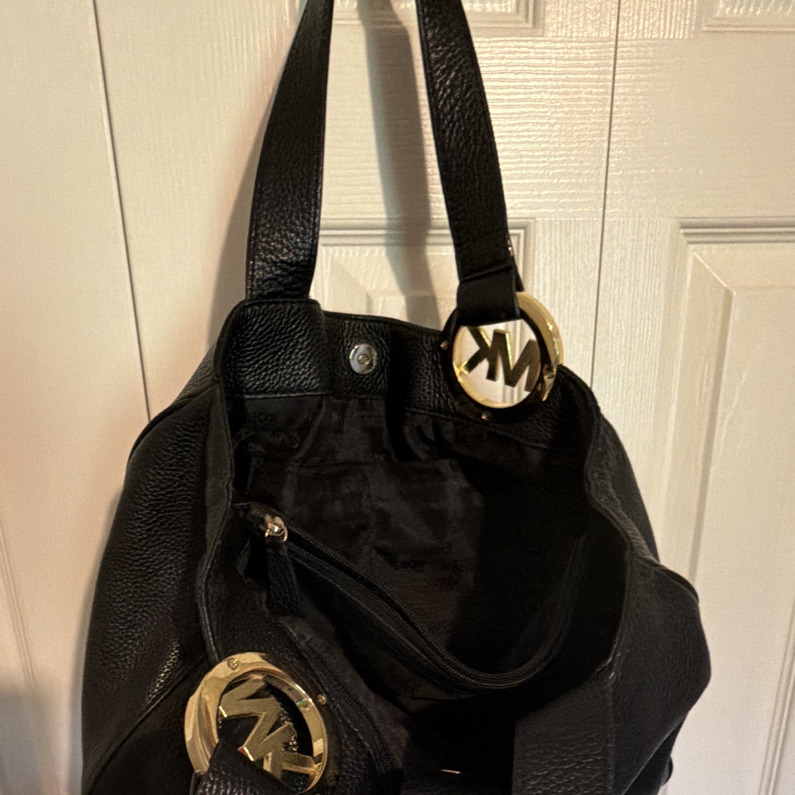 Michael Kors Black Pebbled Shoulder Bag Gold Hardware Logo Charm Zip Magnetic