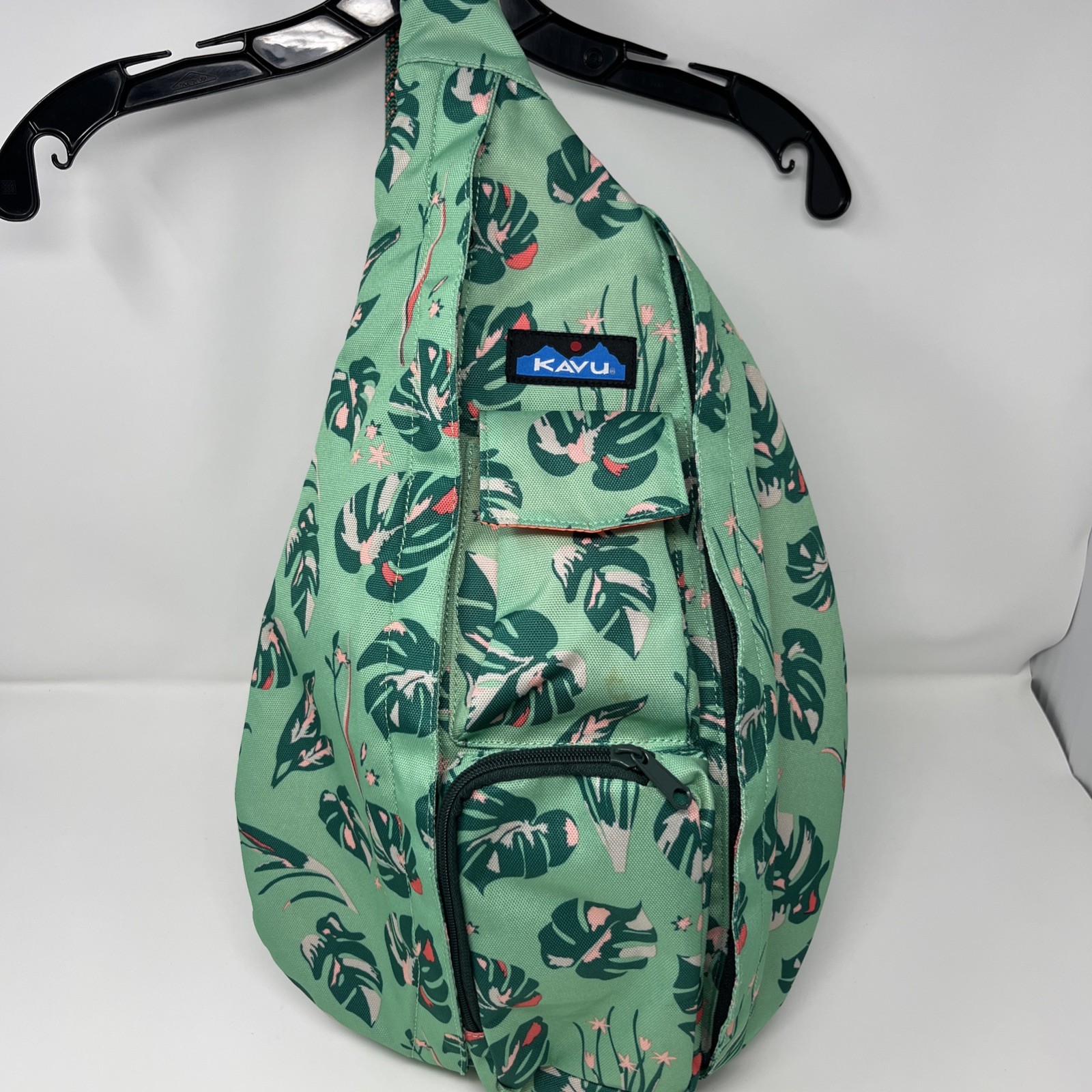 KAVU Tropical Jungle Leaf Rope Sling Backpack Canvas Bag Outdoor Beach Travel