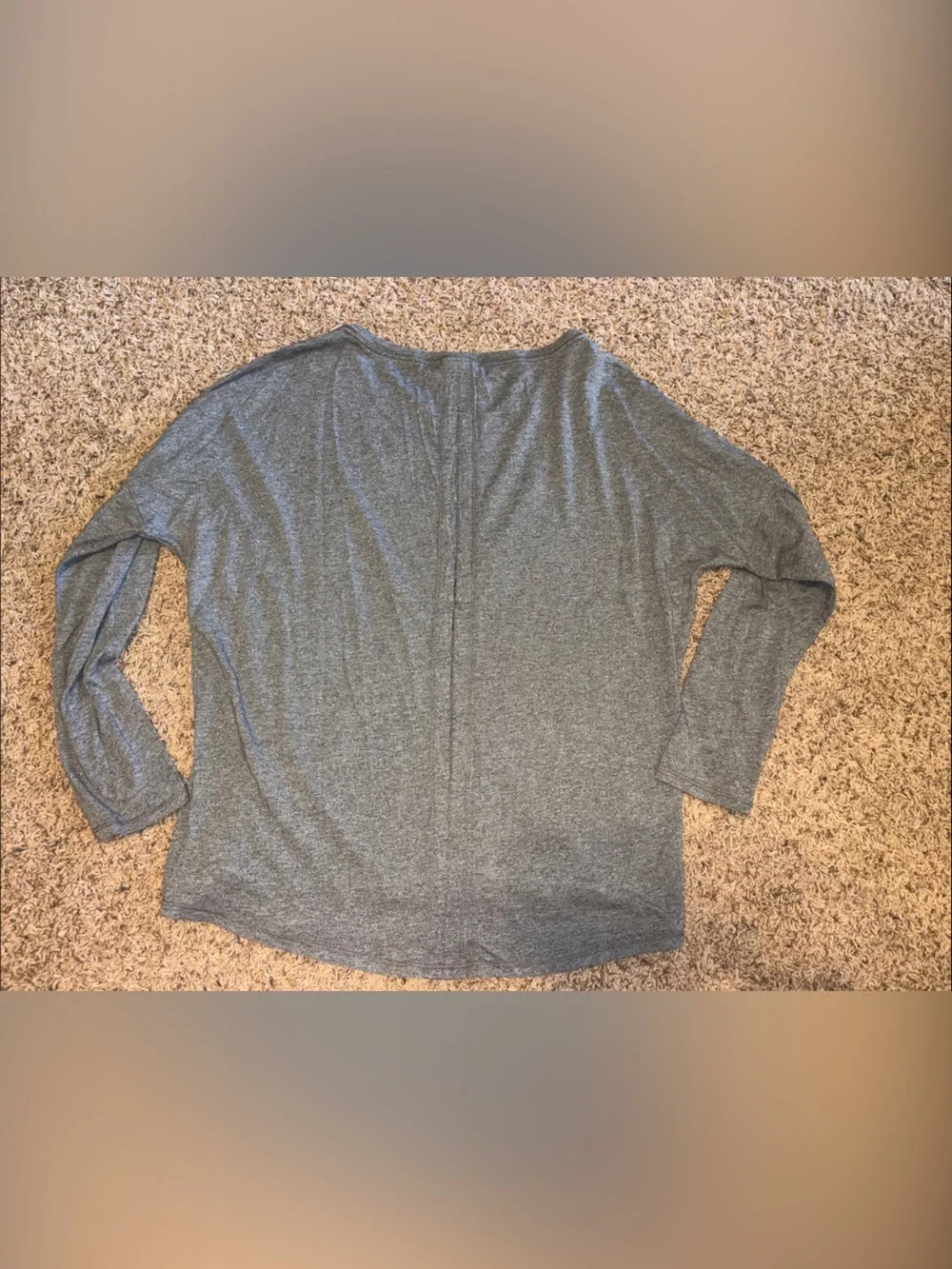 Calia By Carrie Underwood Size Medium Long Sleeve Performance Tee Splitback