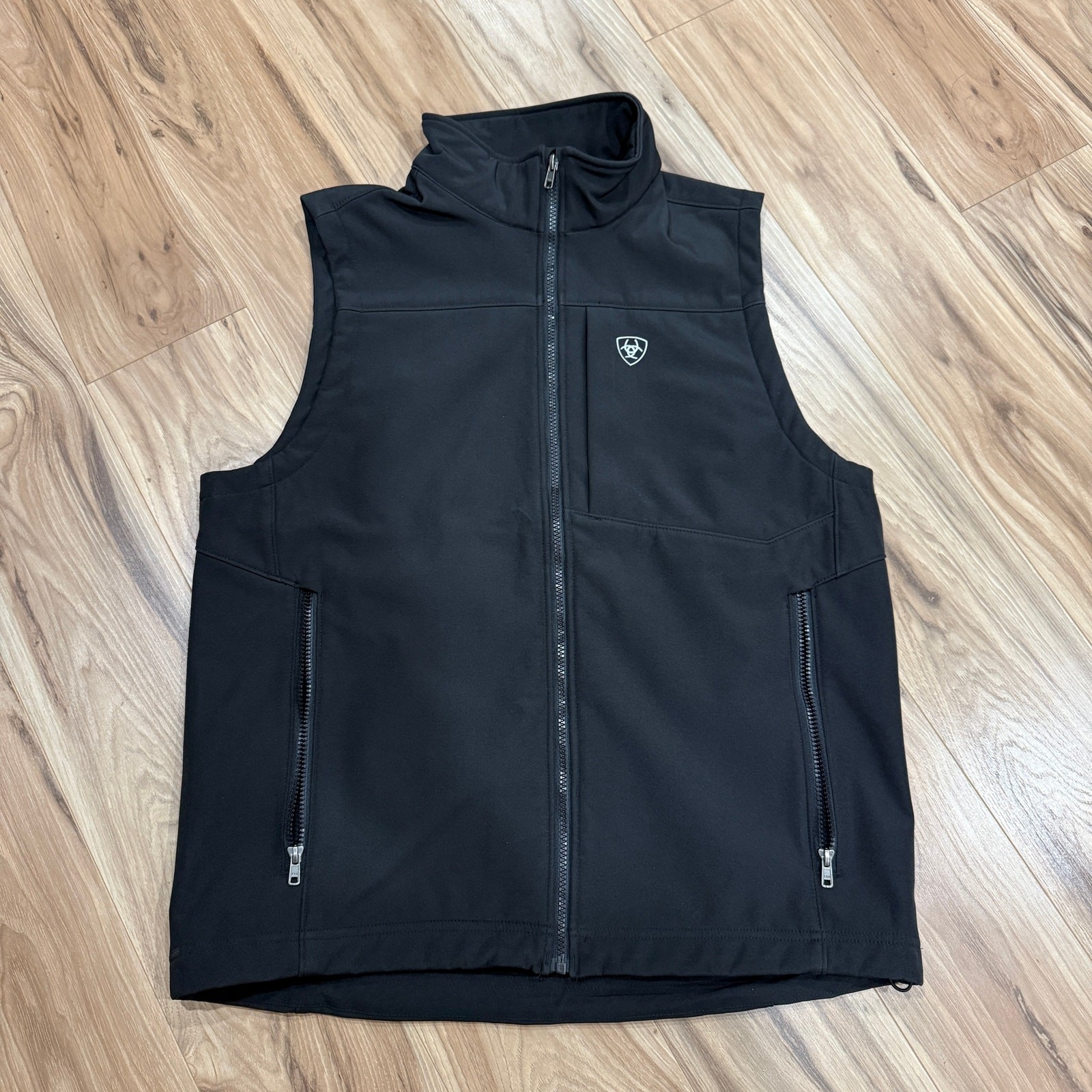 Logo 2.0 Softshell Vest in Black