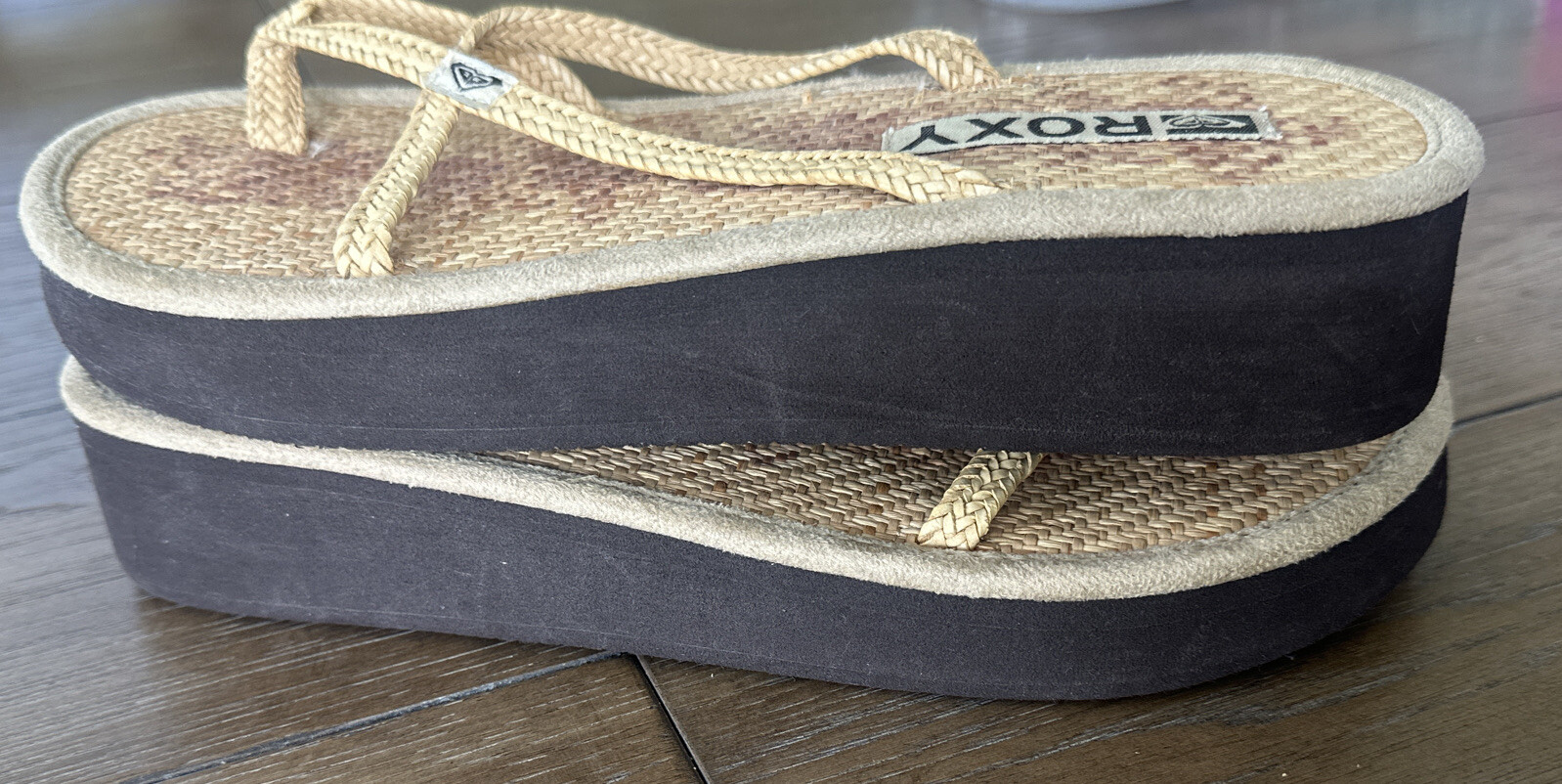 Vtg 90’s Y2K Roxy Quicksilver Sandals Straw Rattan T-Strap Brown Platform 9 9.5