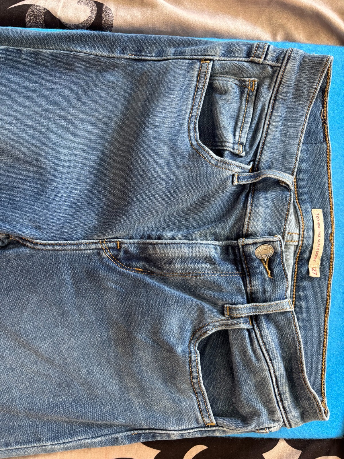 Levi’s 720 High Rise Super Skinny, Size 27