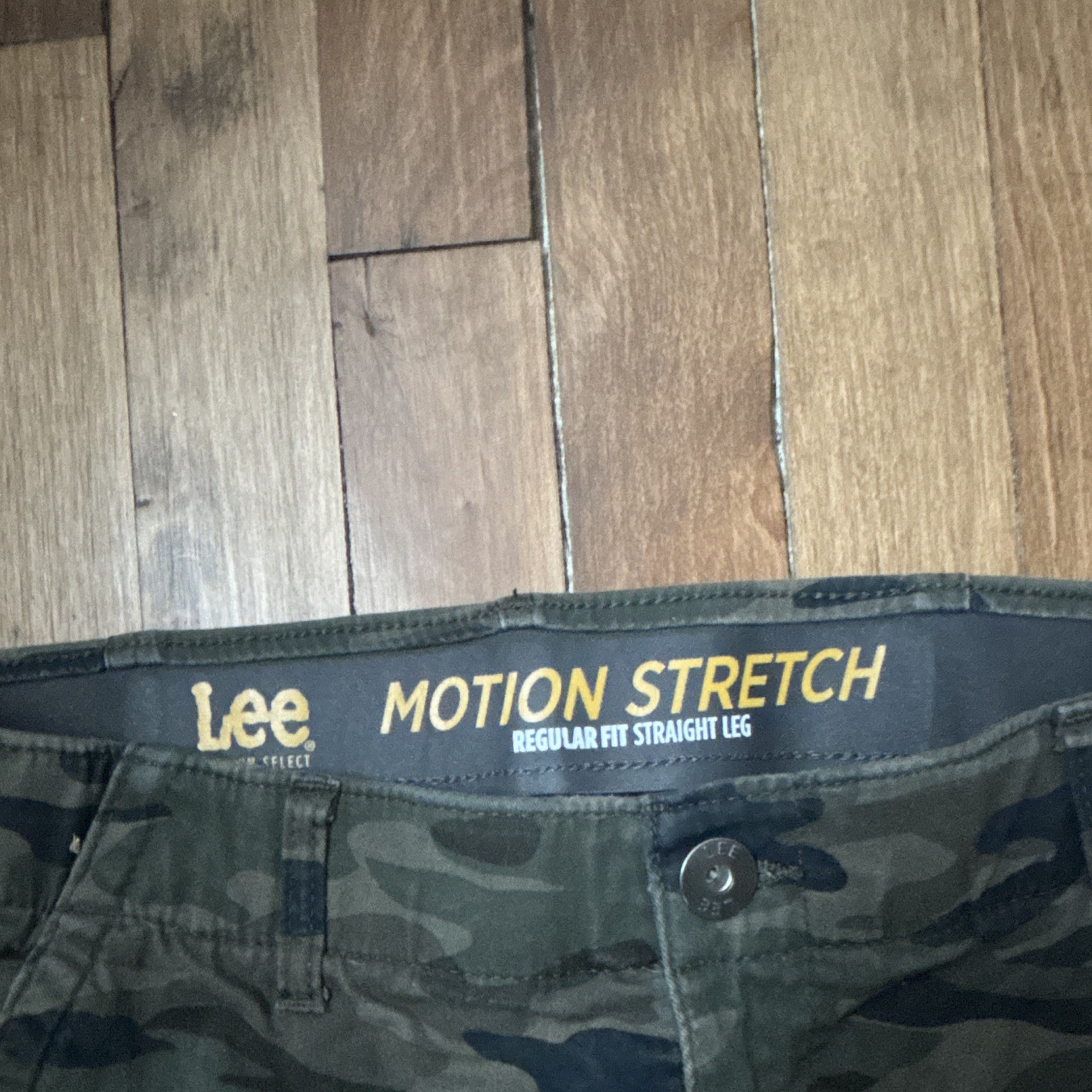 Lee Motion Stretch Men’s Green Camo Cargo Pants Regular Fit Straight Leg 32