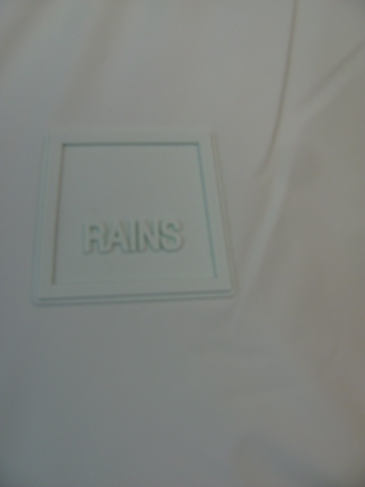 RAINS UNISEX LOOP VEST NEW WITH TAGS SIZE LARGE PIT TO PIT 24 IN LENGTH 26 IN. H