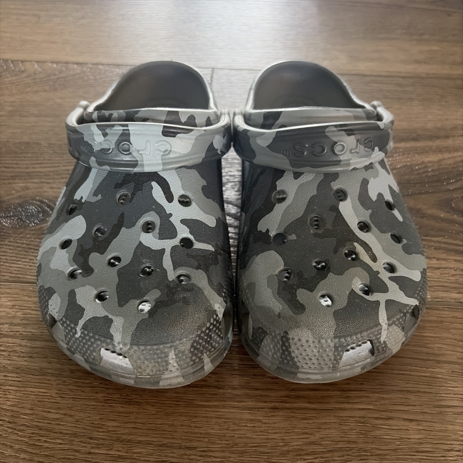 Pre Owned Crocs Black Camo Men’s 4 Woman’s 6 Excellent Condition