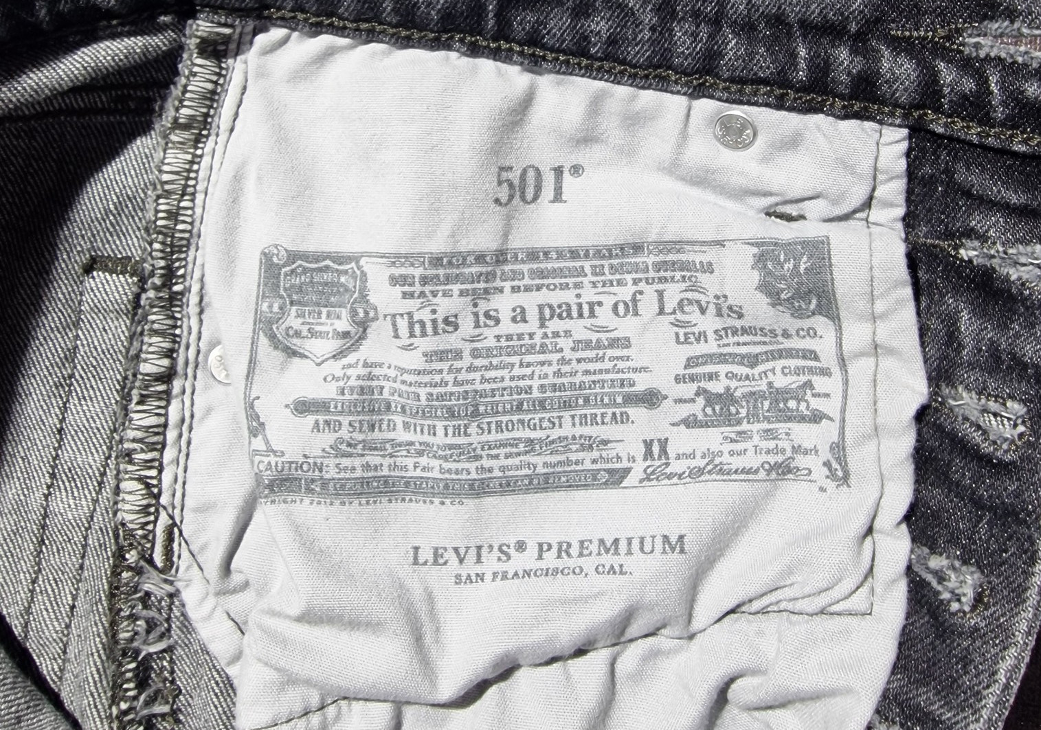 Levi’s 501 Crop Black Jeans Women Size W24 L30 Faded Denim Button Fly 36200
