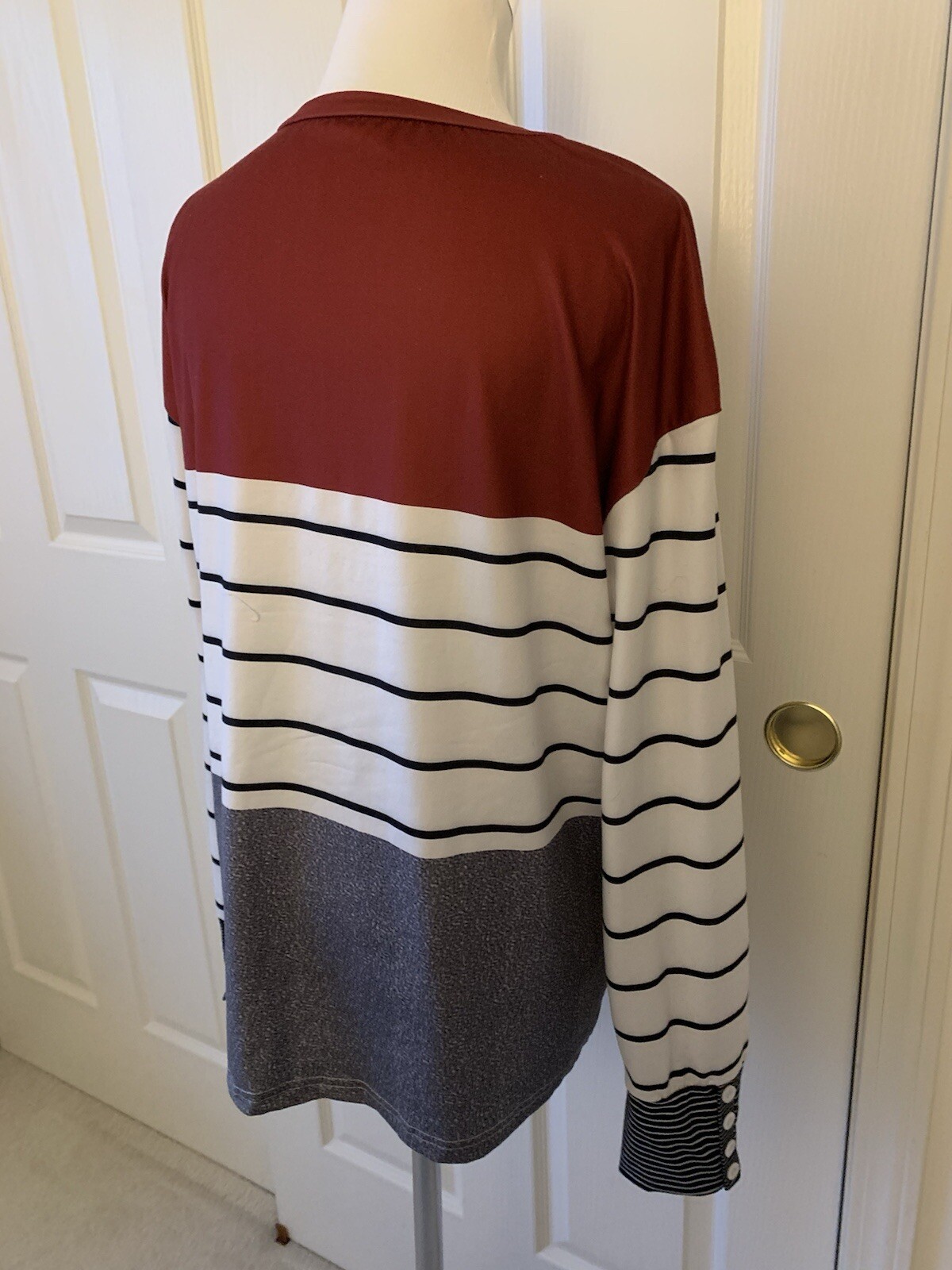 PRETTY STRIPED POLYESTER SPANDEX BLEND LONG SLEEVE TOP – SIZE L