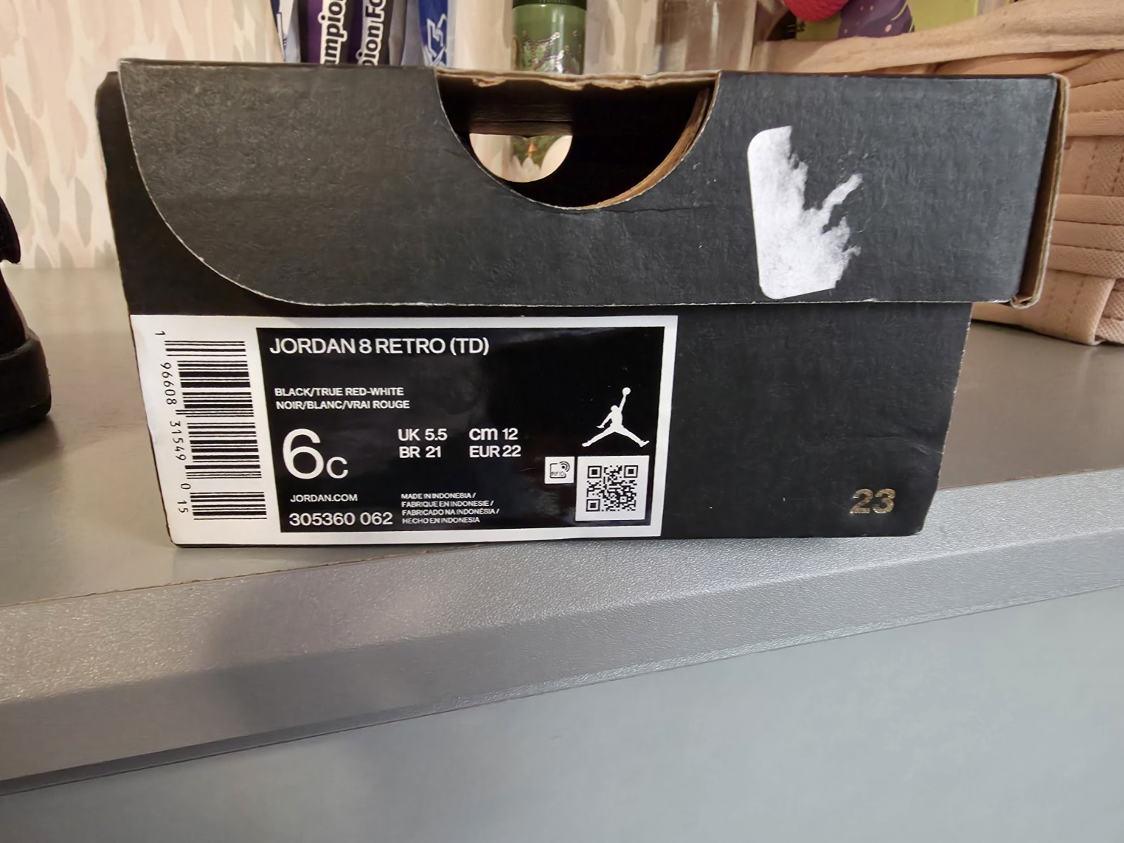 Size 6 Y Jordan 8 Retro Mid Playoff 305368-062