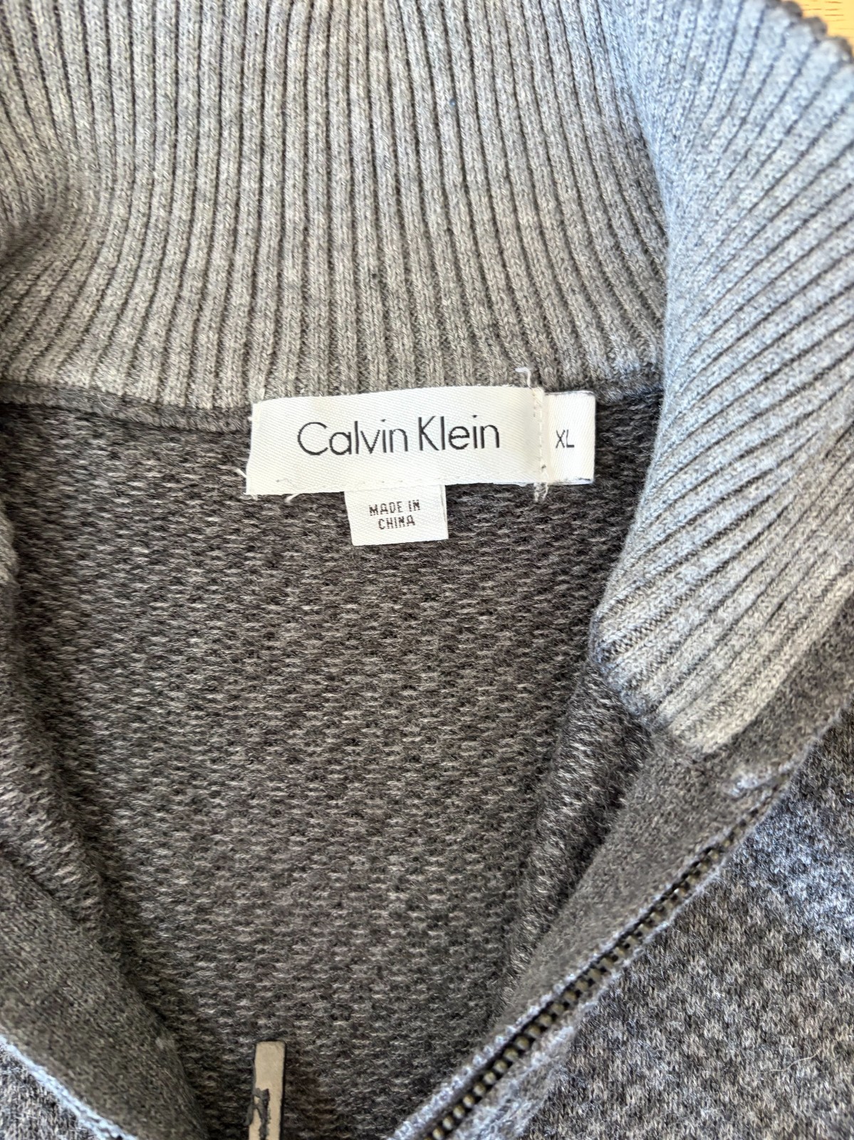 Calvin Klein Men Sweater 1/4 Zip in XL
