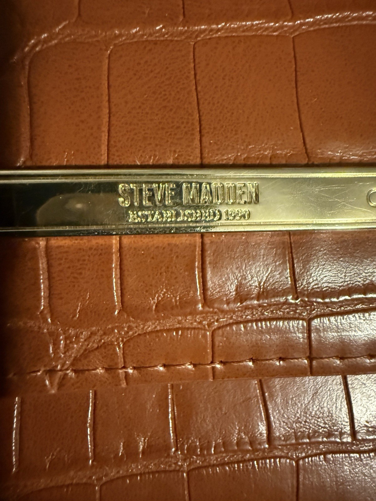 Steve Madden Cognac Brown Croc Embossed Wallet Clutch Gold Logo Plate