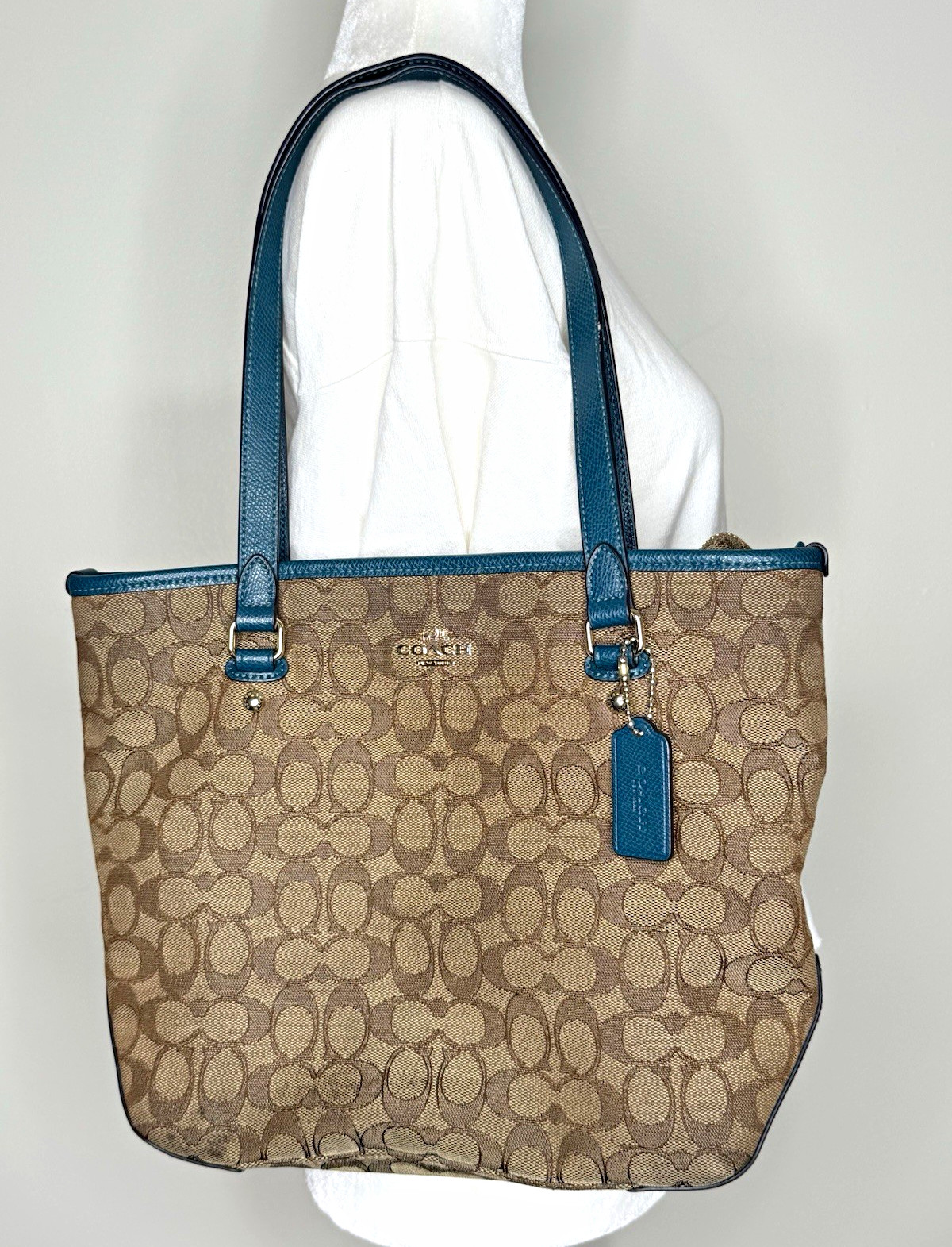 Coach Signature Pattern Large Tote Shoulder Bag Brown Blue Zip Gold Charm