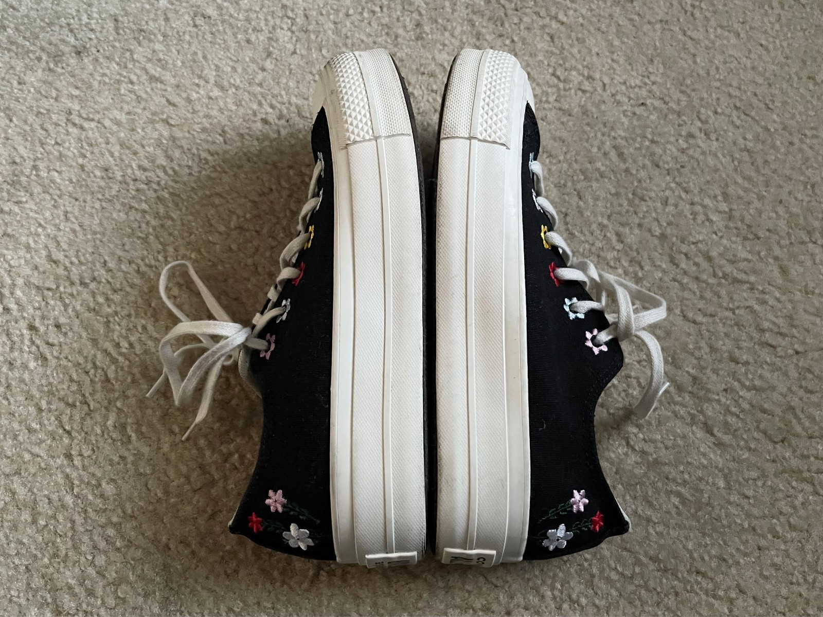Converse Chuck Taylor AS Floral Embroidery Platform Shoes A02566F Women’s Size 8