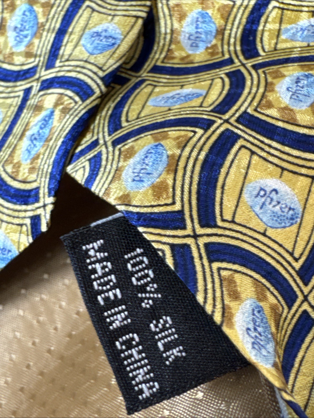 Pfizer VIAGRA Men’s Necktie Little Blue Pill Yellow Pharma Rep 3 3/4” Wide By 58