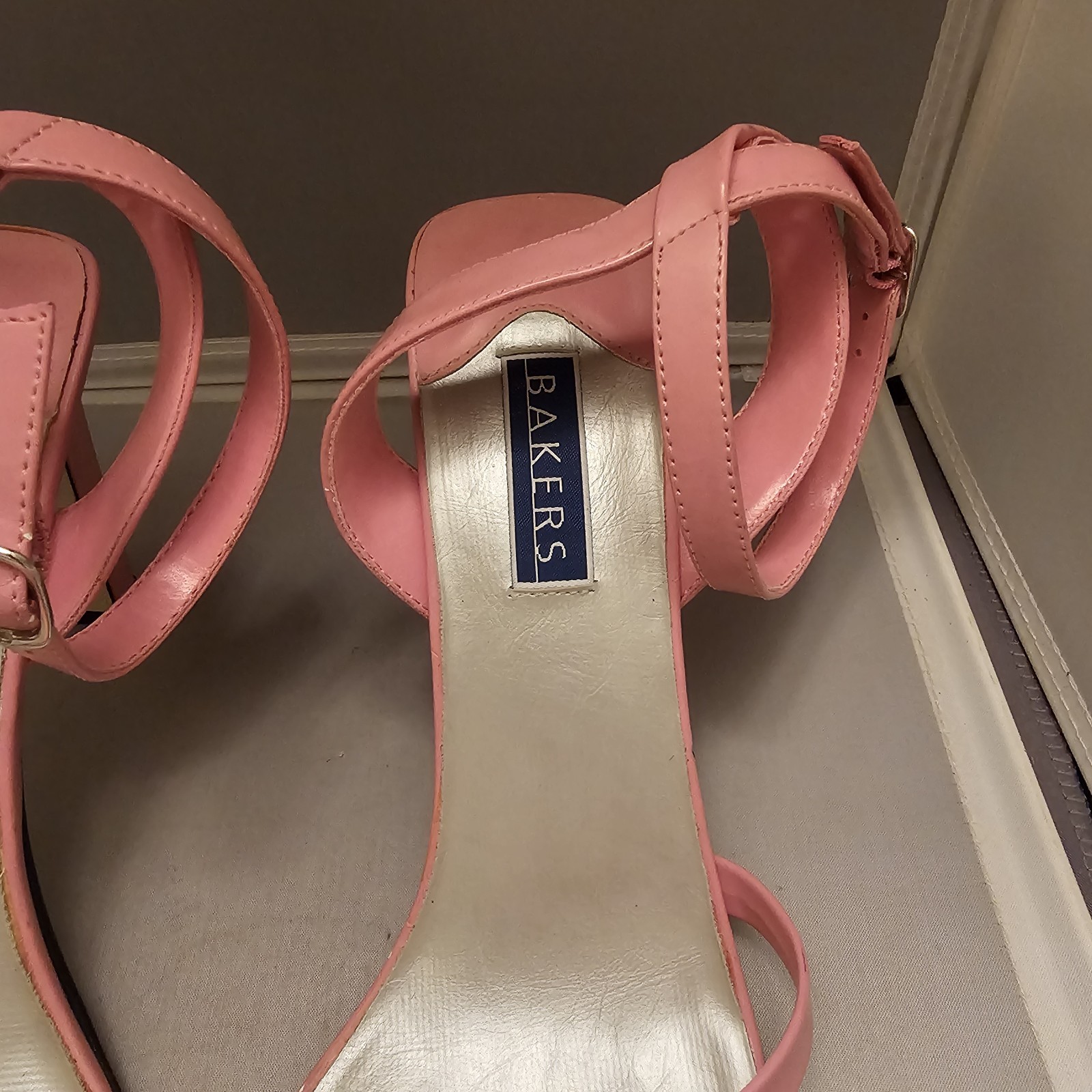 Bakers “Maribella II” Pink 3.75″ High Heels Size 11 B Strappy See Pictures