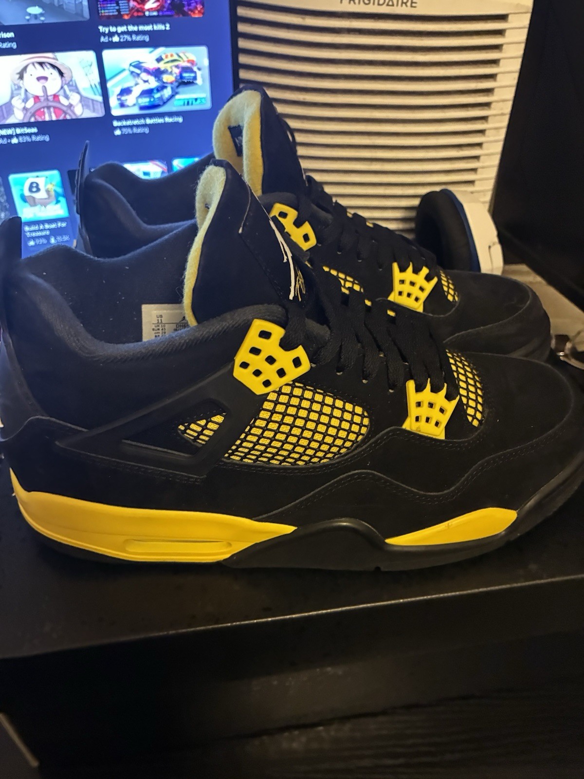 Jordan Air Jordan 4 Retro Thunder Black/Tour Yellow DH6927-017 2023 Men’s