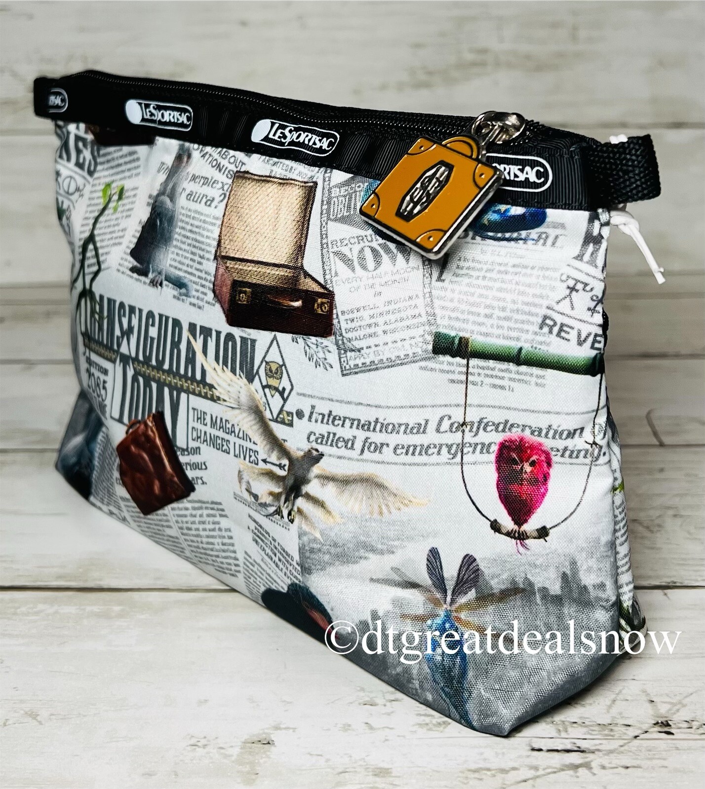 NWT LeSportsac Fantastic Beast Cosmetic Clutch 7105 G913 P1