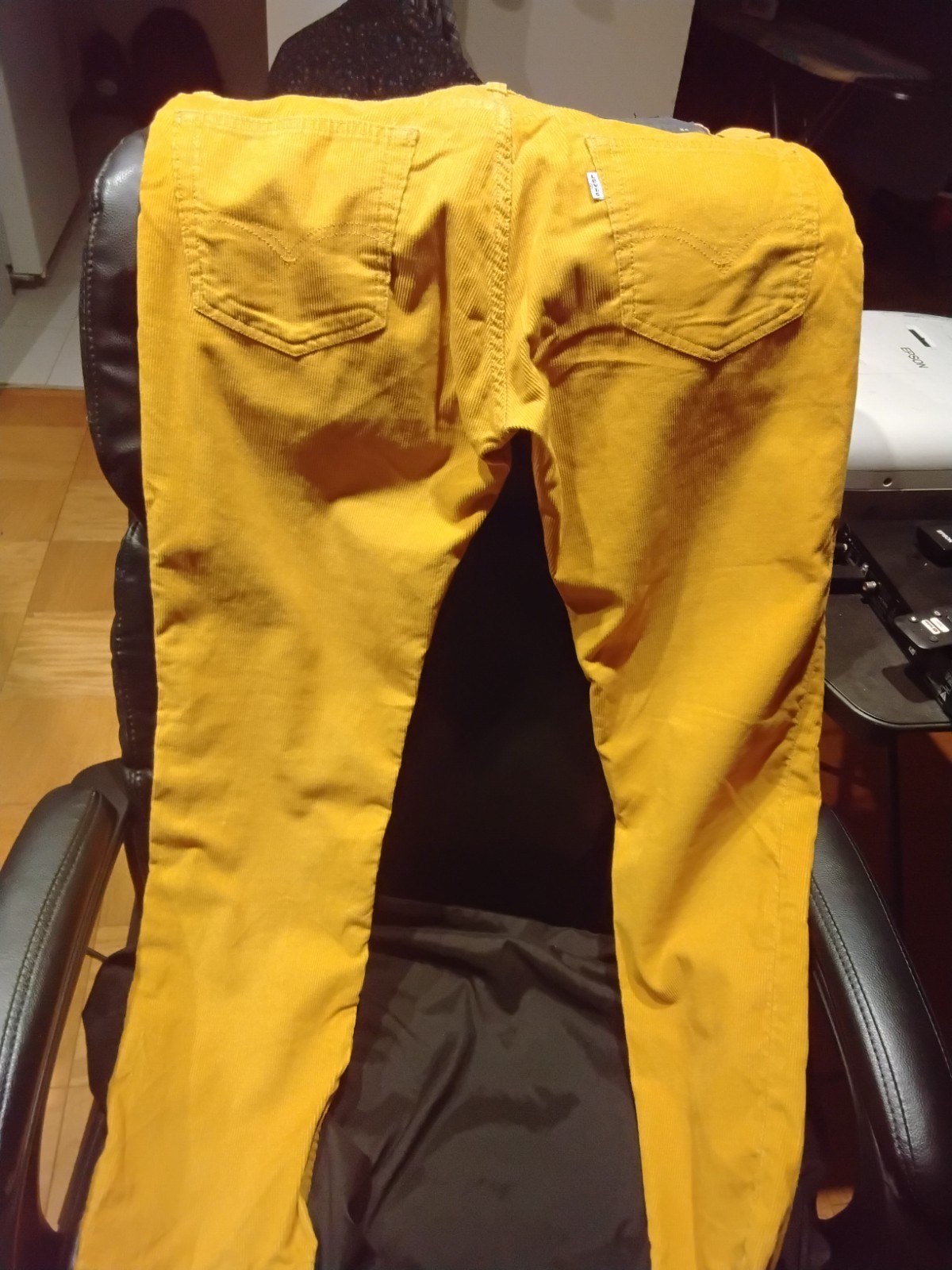 Levi 511 Burnt Yellow Corduroy slim fit. 34/30