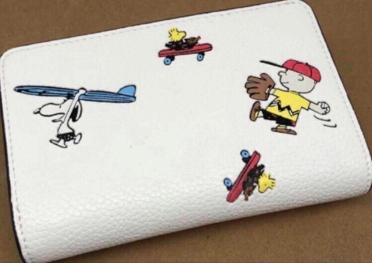 Coach Peanuts Snoopy Charlie Brown Bi-fold Wallet White Outlet C4899 Japan New