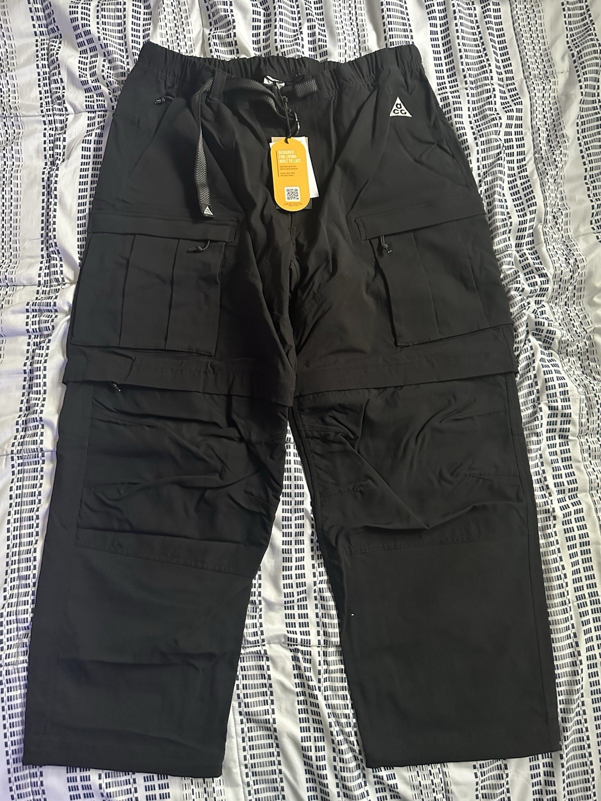 Nike ACG Black Cargo Pants Elastic Waist Drawstring Men’s L Loose Straight