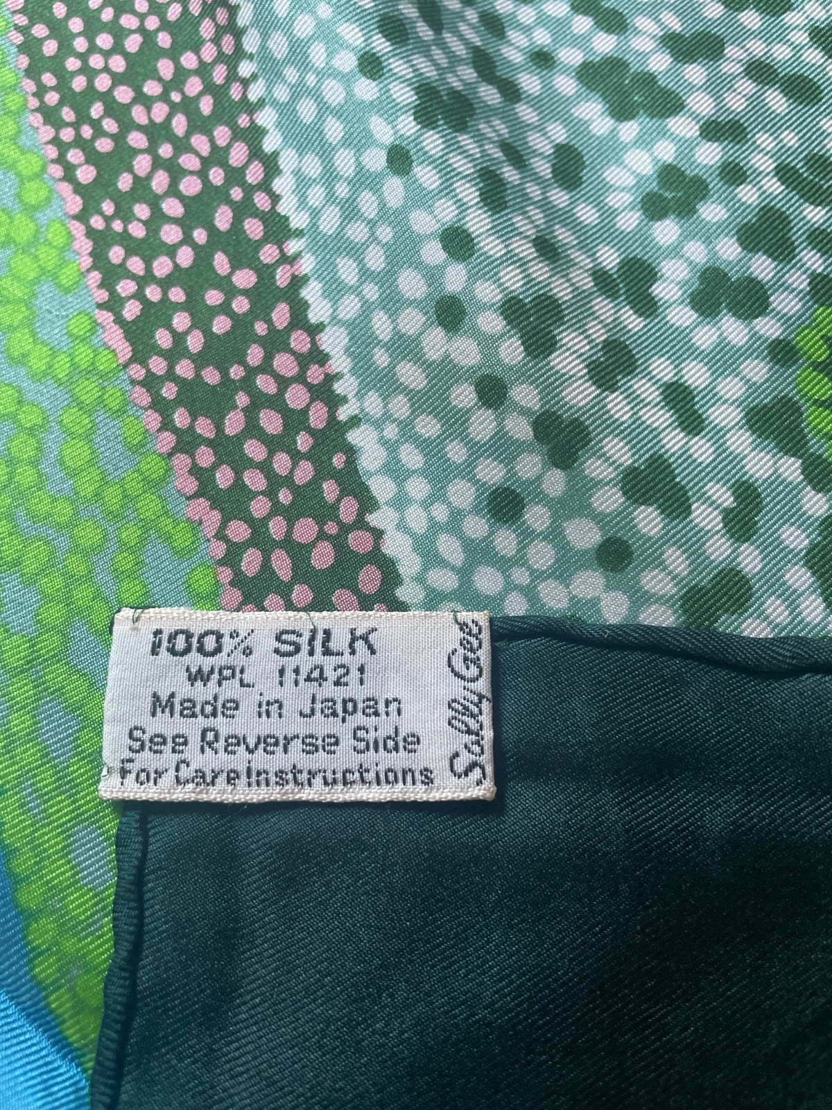 Vintage New Sally Gee 100% silk rare landscape Scarf 26.5″ square, made in Japan