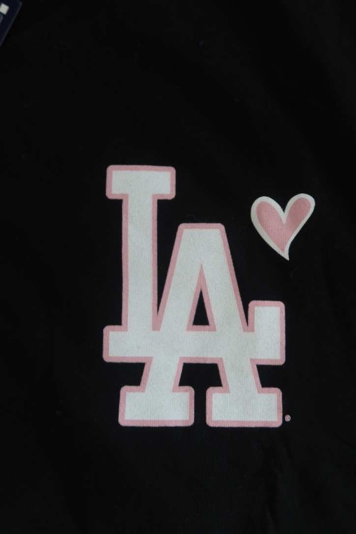 NWT – NEW ERA LOS ANGELES DODGERS HEART T-SHIRT, SIZE 2XL, SOLD OUT/HARD TO FIND