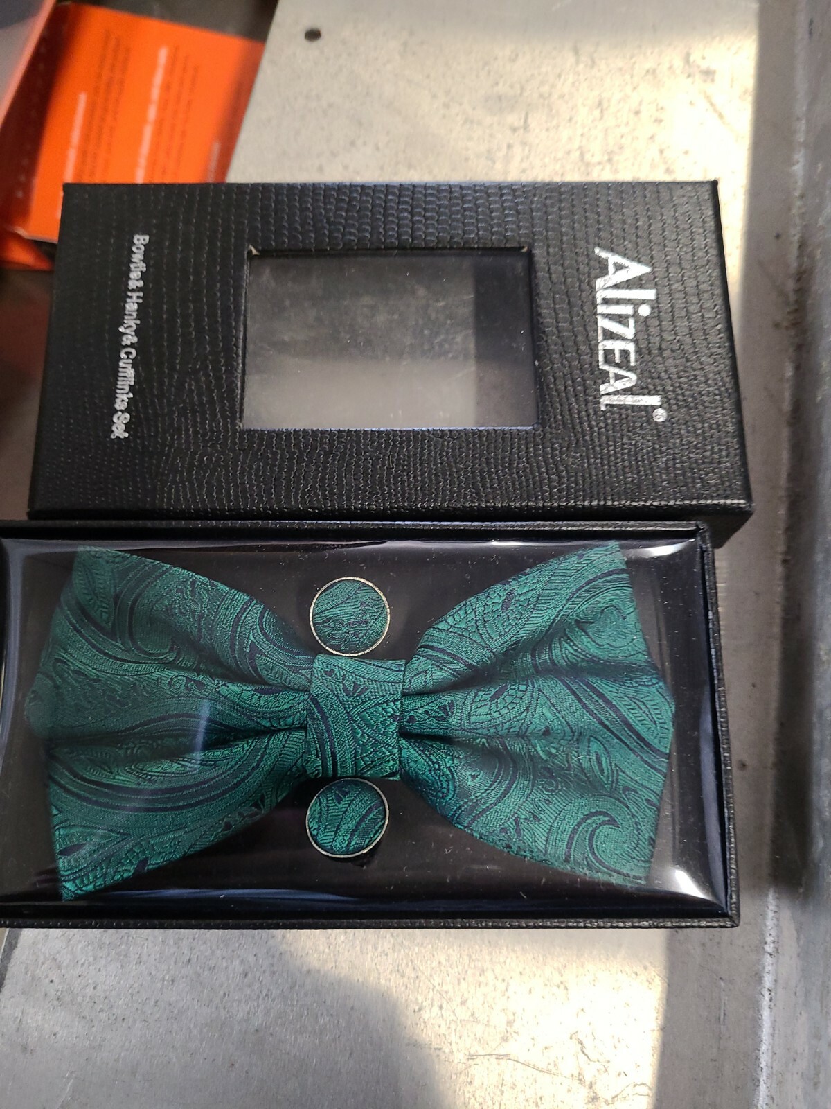 Alizeal Mens Tuxedo Bow Tie, Hanky and Cufflinks Set paisley dark green