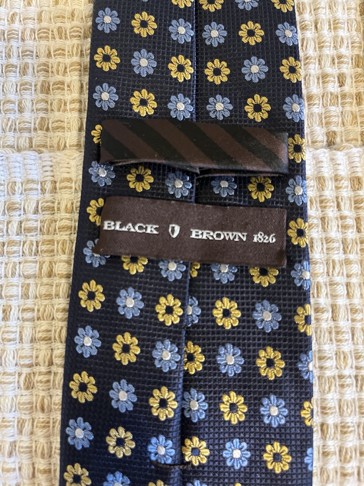 Black Brown 1826 100% Silk Dark Navy Gold & Light Blue Daisies Floral EUC