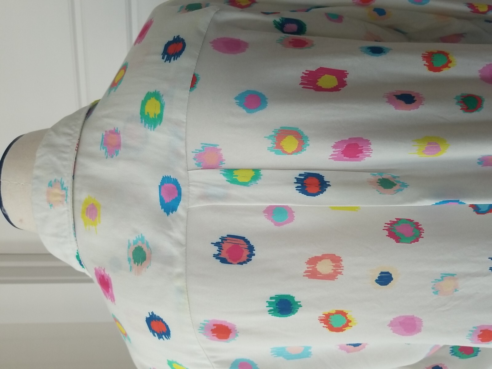 Vilagallo Button Up Top Geometric White With Colorful Paint Splat Size 46 Large