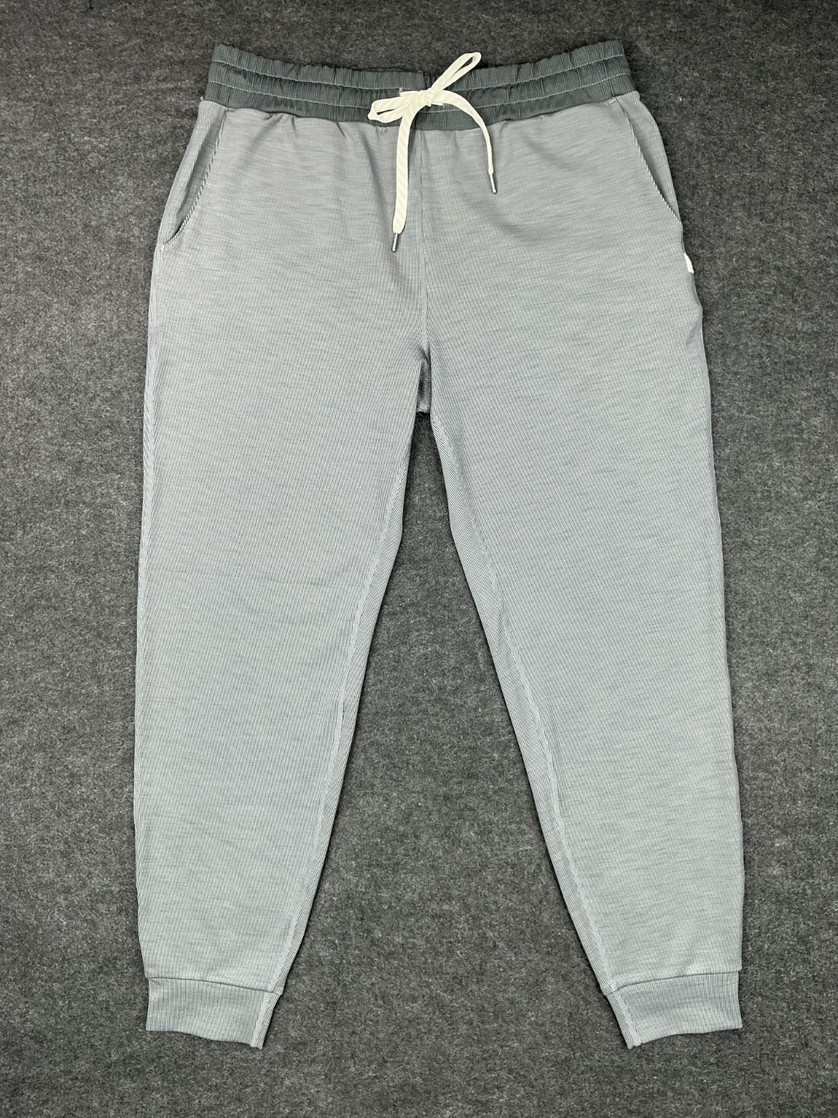 Vuori Lux Performance Jogger Pants Sweatpants Women’s Size M Grey Heather VW441