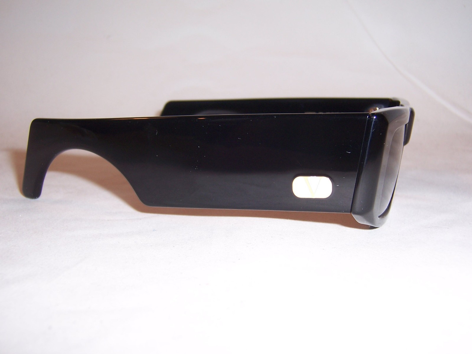NEW VALENTINO SUNGLASSES VG 0005S 001 BLACK/GRAY 52MM AUTHENTIC