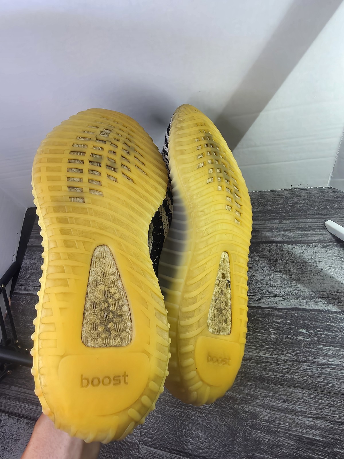 Size 10.5 – adidas Yeezy Boost 350 V2 Low Zebra