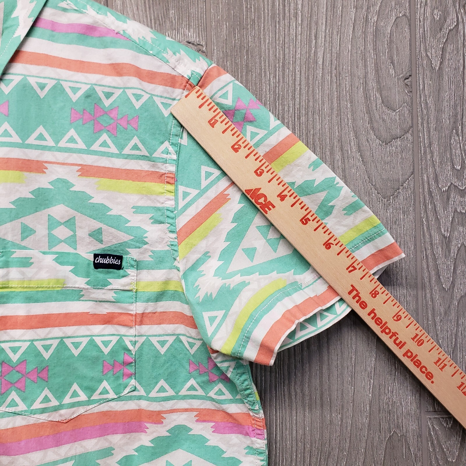 Chubbies Shirt Mens Small Reg Fit Button Down Aztec Southwestern Stretch Logo SS