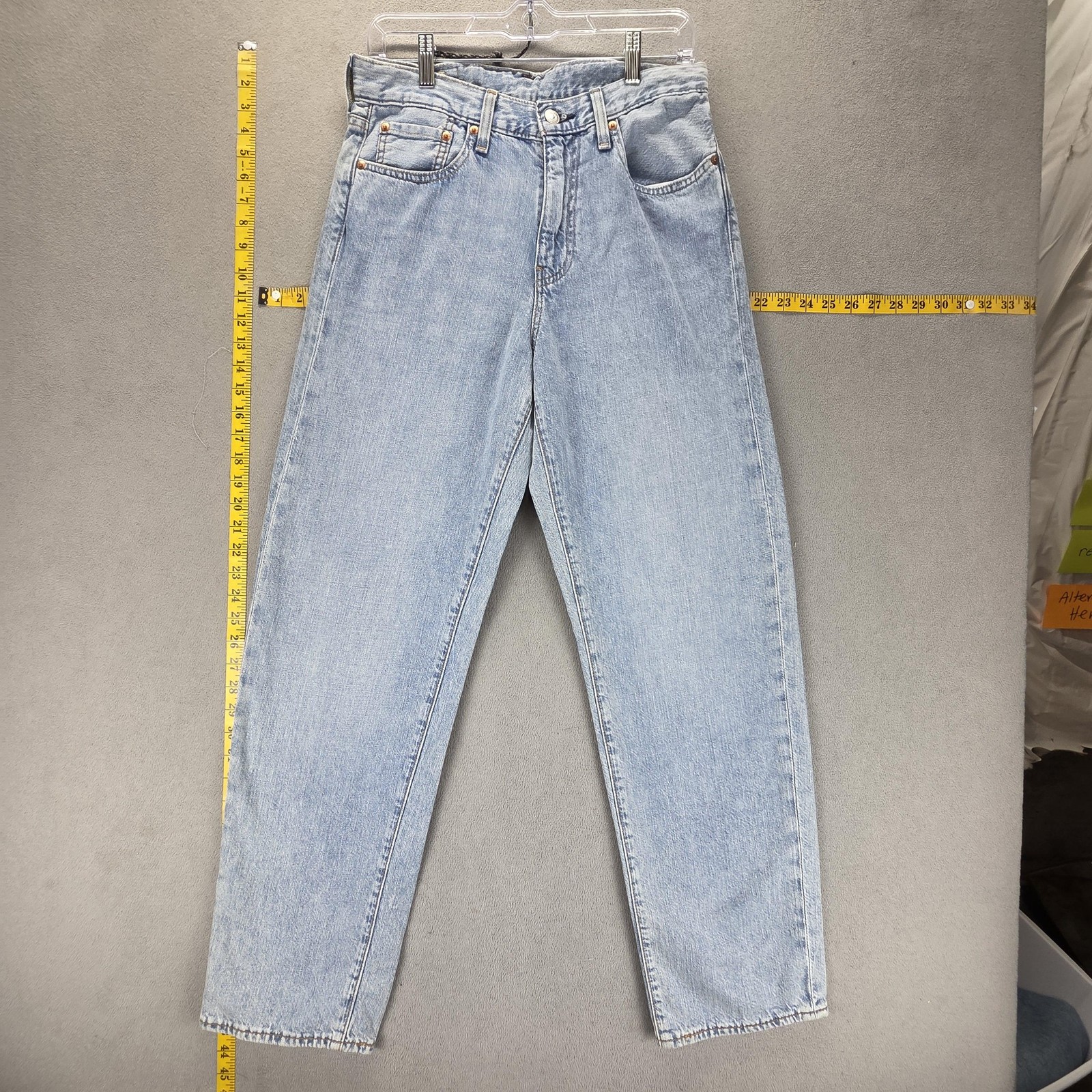 Levis 568 Jeans Mens 30×32 Light Wash Blue Denim Relaxed Tapered Zip Fly