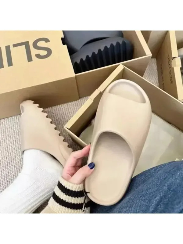 2026 Hot sales Coconut Slippers Cloud Thick-soled Sandals Summer Fashion Soft