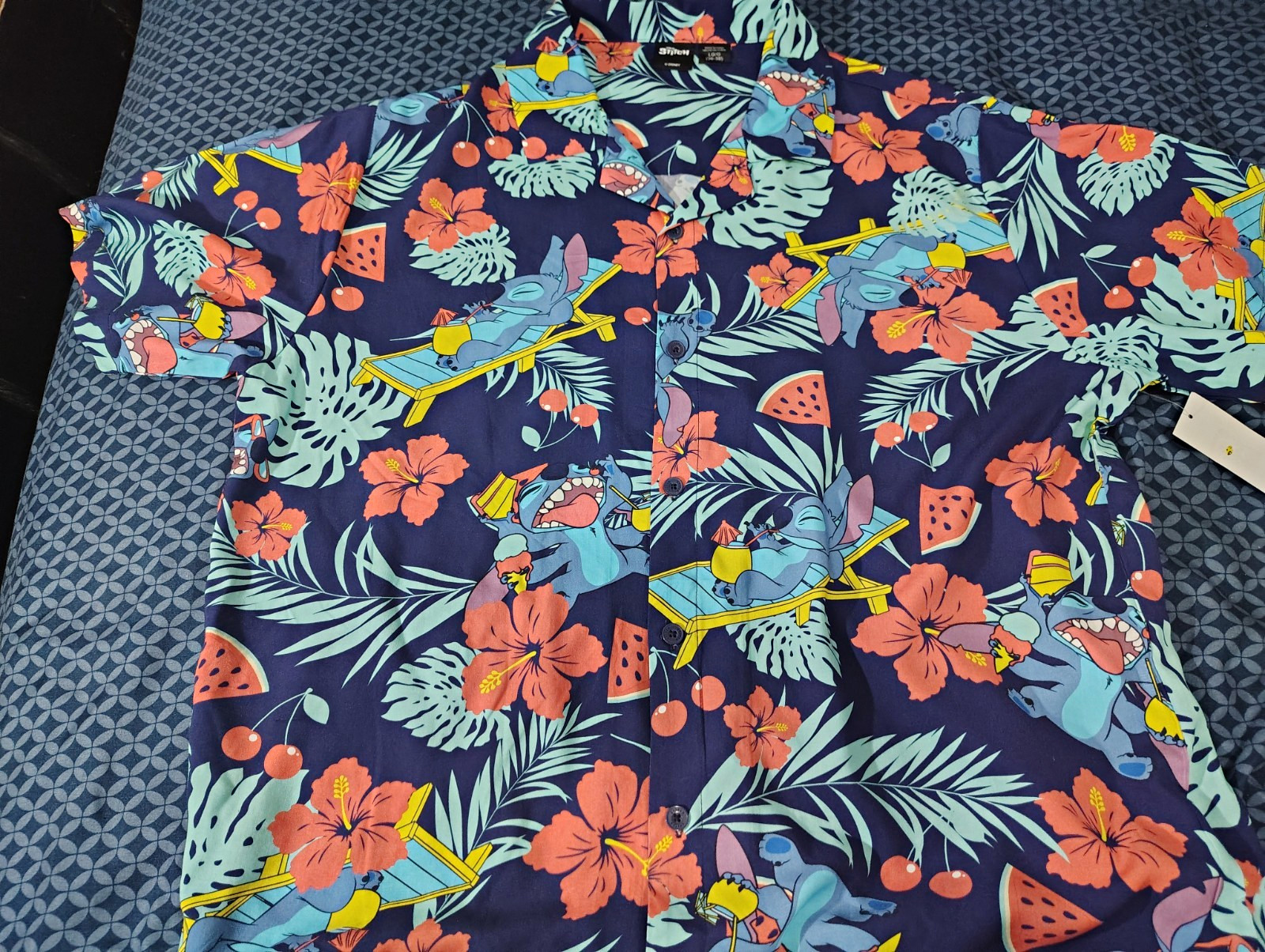 Disney Stitch Men’s Hawaiian Tropical Floral Button-Up Shirt L R Lightweight