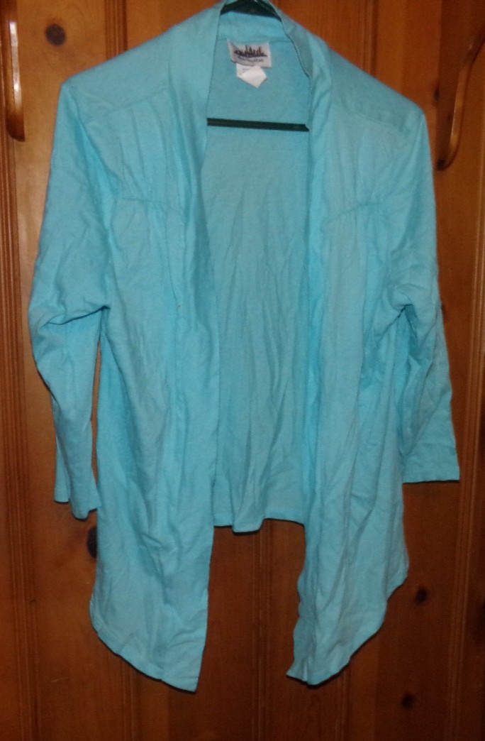 LADIES WRAP AROUND STYLE TOP.