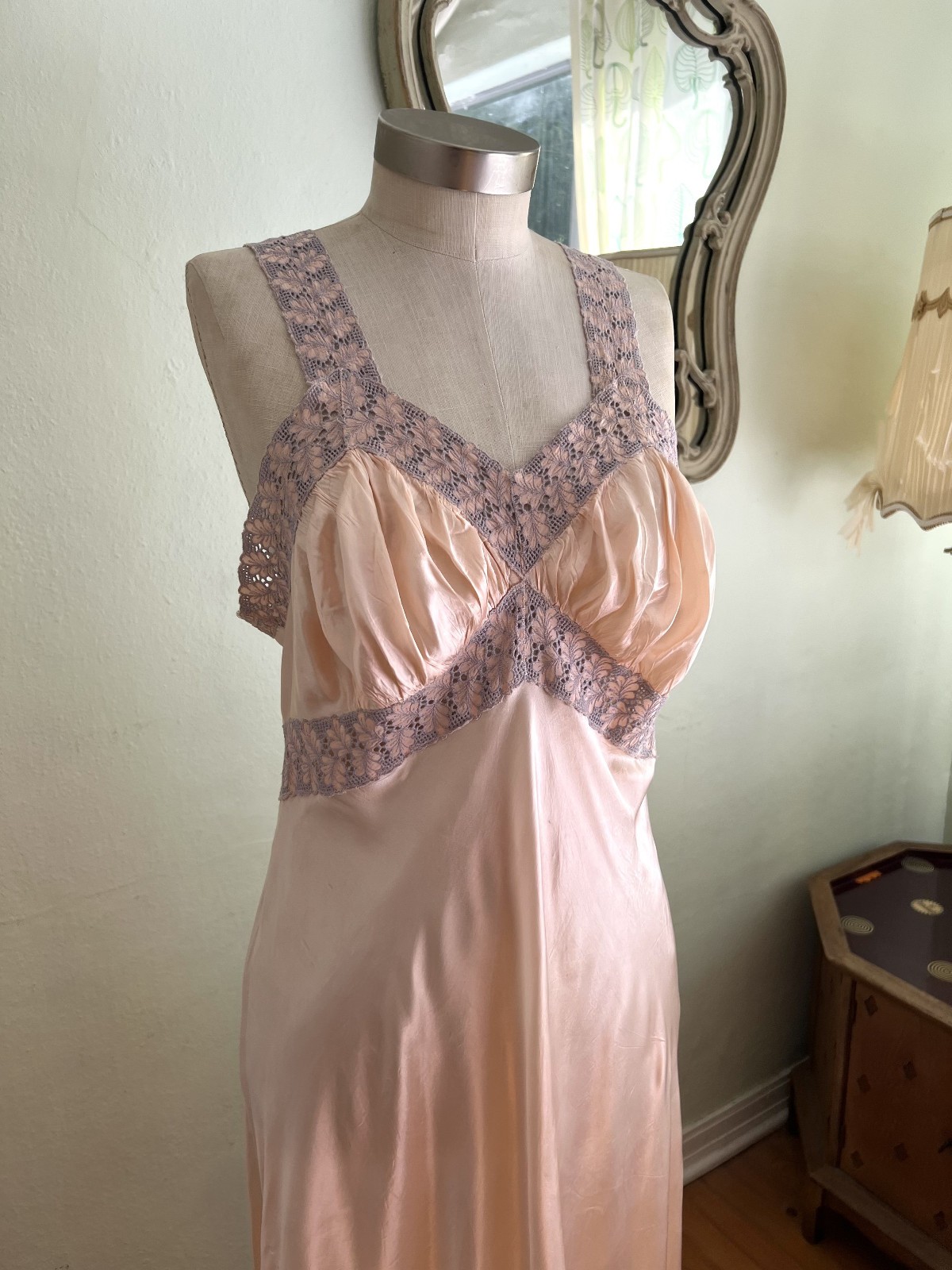 Vintage 1930s Rayon Bias Cut Satin Nightgown Dress Peach Embroidered Liquid 40 L